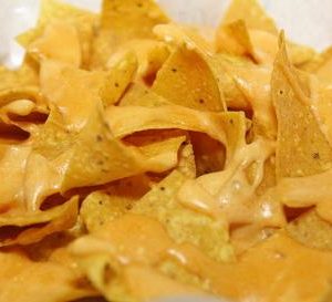 Nachos fritos con queso